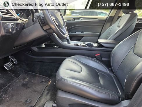 Used 2016 Ford Fusion Titanium FWD image 9