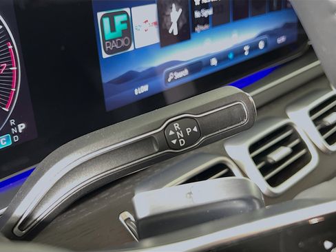 Used 2024 Mercedes-Benz GLE 350 4MATIC w/ AMG Line Exterior image 24