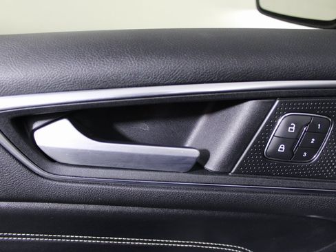 Certified 2020 Ford Edge Titanium image 22