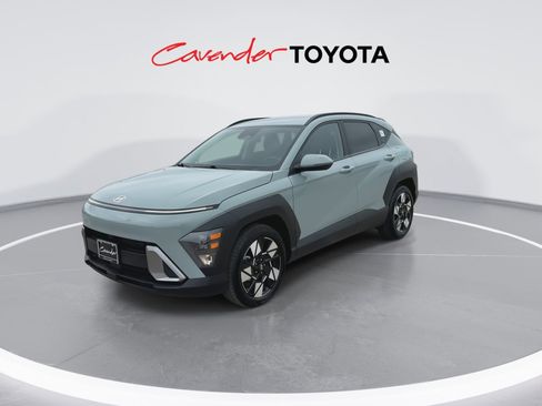 Used 2025 Hyundai Kona SEL FWD image 4