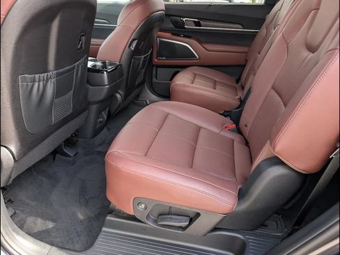 Certified 2024 Kia Telluride SX w/ Towing Package FWD image 10