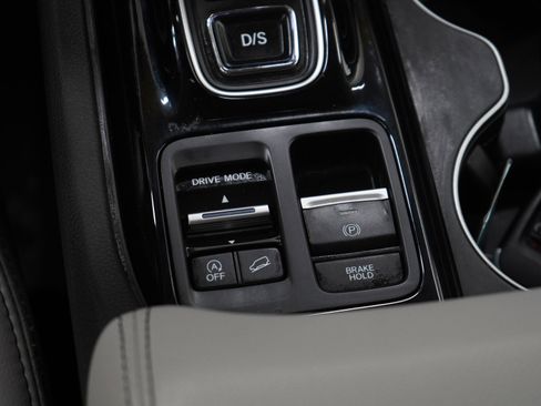 Used 2025 Honda Pilot EX-L image 19
