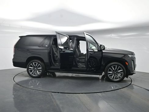 Used 2024 Cadillac Escalade ESV Sport AWD/4WD image 48