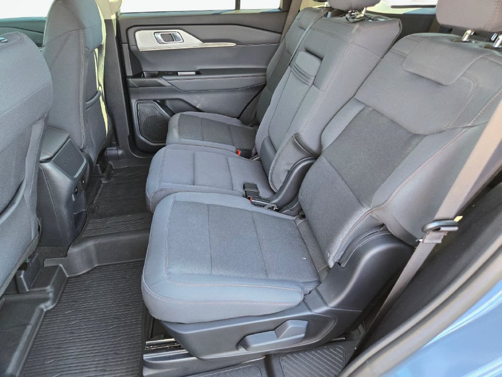 Used 2026 Ford Explorer Active RWD image 17