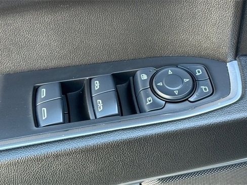 Used 2025 GMC Sierra 1500 SLT image 12