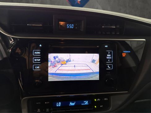 Used 2018 Toyota Corolla LE FWD image 18