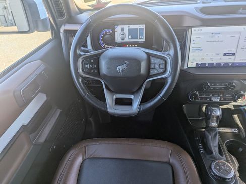 Used 2022 Ford Bronco Outer Banks AWD/4WD image 16