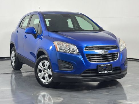 Used 2016 Chevrolet Trax LS w/ LPO, Protection Package FWD image 2