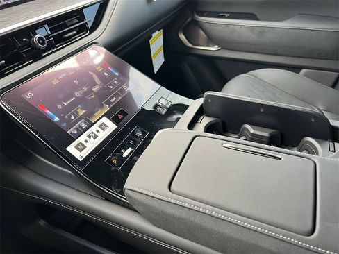 New 2026 INFINITI QX80 Autograph w/ Premium Cargo Package image 17