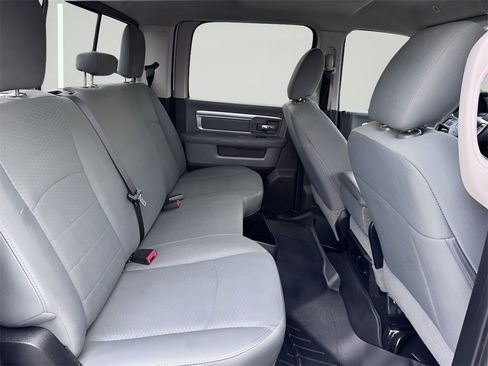 Used 2018 RAM 2500 SLT image 29