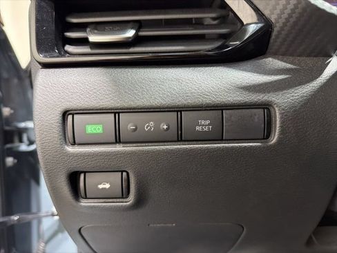 Used 2025 Nissan Sentra SV FWD image 19