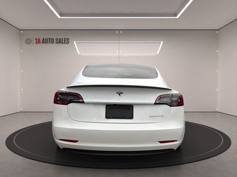 Used 2021 Tesla Model 3 Performance image 4