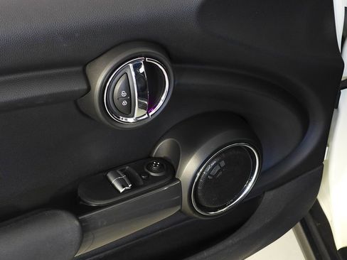 Used 2015 MINI Cooper 2-Door Hardtop image 12