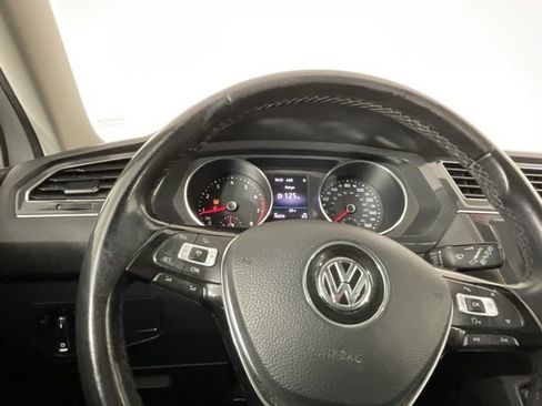 Used 2018 Volkswagen Tiguan SEL image 26