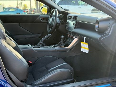 Used 2025 Toyota GR86 Premium w/ ALL Weather Mat Package (TMS) RWD image 17