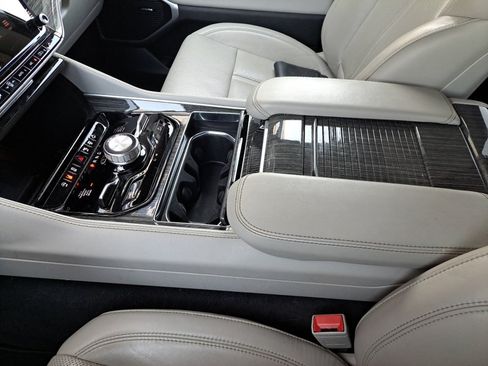 Used 2022 Jeep Wagoneer Series III AWD/4WD image 32