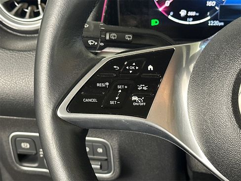 Certified 2025 Mercedes-Benz GLB 250 image 27