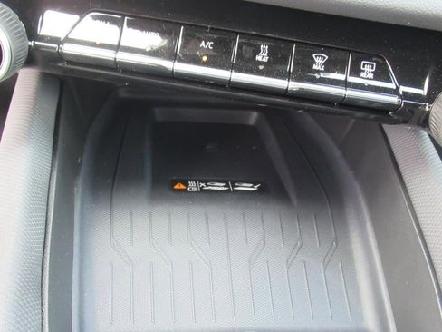 New 2025 Chevrolet Equinox EV LT w/ Convenience Package image 25