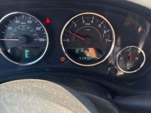 Used 2016 Jeep Wrangler Unlimited Sport image 9