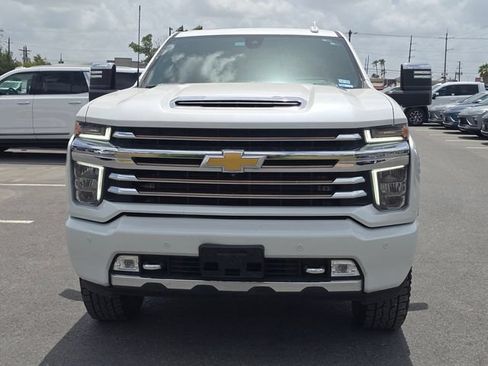 Used 2023 Chevrolet Silverado 2500 High Country w/ Technology Package AWD/4WD image 2
