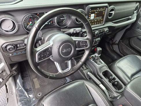 Used 2022 Jeep Wrangler Unlimited Sahara w/ Cold Weather Group AWD/4WD image 9