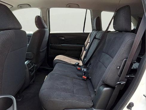 Used 2017 Honda Pilot LX image 8