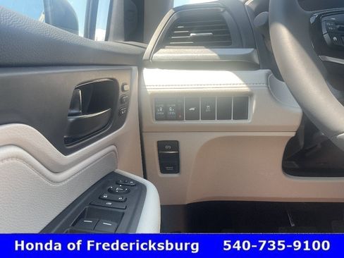 Certified 2026 Honda Odyssey EX-L image 25