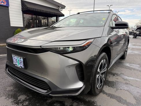 Used 2024 Toyota bZ4X XLE w/ Weather Package image 14