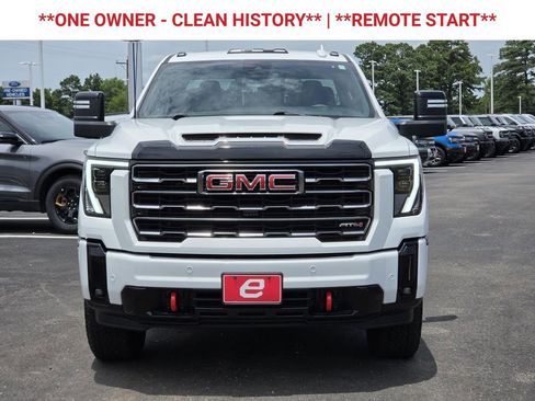 Used 2025 GMC Sierra 2500 AT4 AWD/4WD image 2