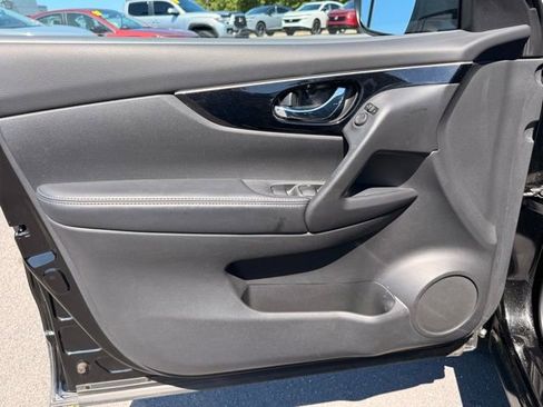 Certified 2017 Nissan Rogue Sport SL w/ SL Premium Package AWD/4WD image 11