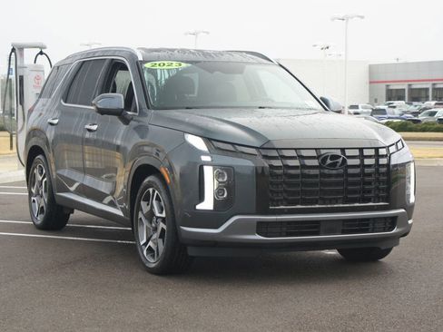 Used 2023 Hyundai Palisade Limited image 2