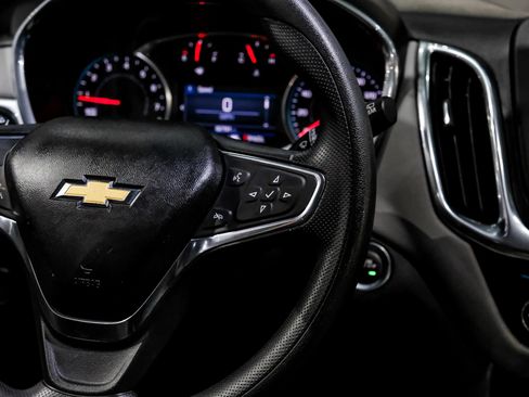 Used 2020 Chevrolet Equinox LT FWD image 18