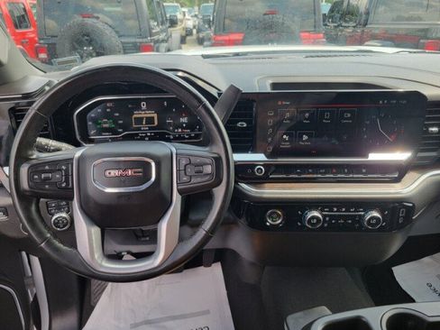 Used 2024 GMC Sierra 1500 SLT AWD/4WD image 16