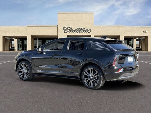 Used 2025 Cadillac Optiq Sport 2 w/ LPO, Floor Liner Package AWD/4WD image 7