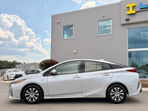 Used 2020 Toyota Prius Prime Limited FWD image 17