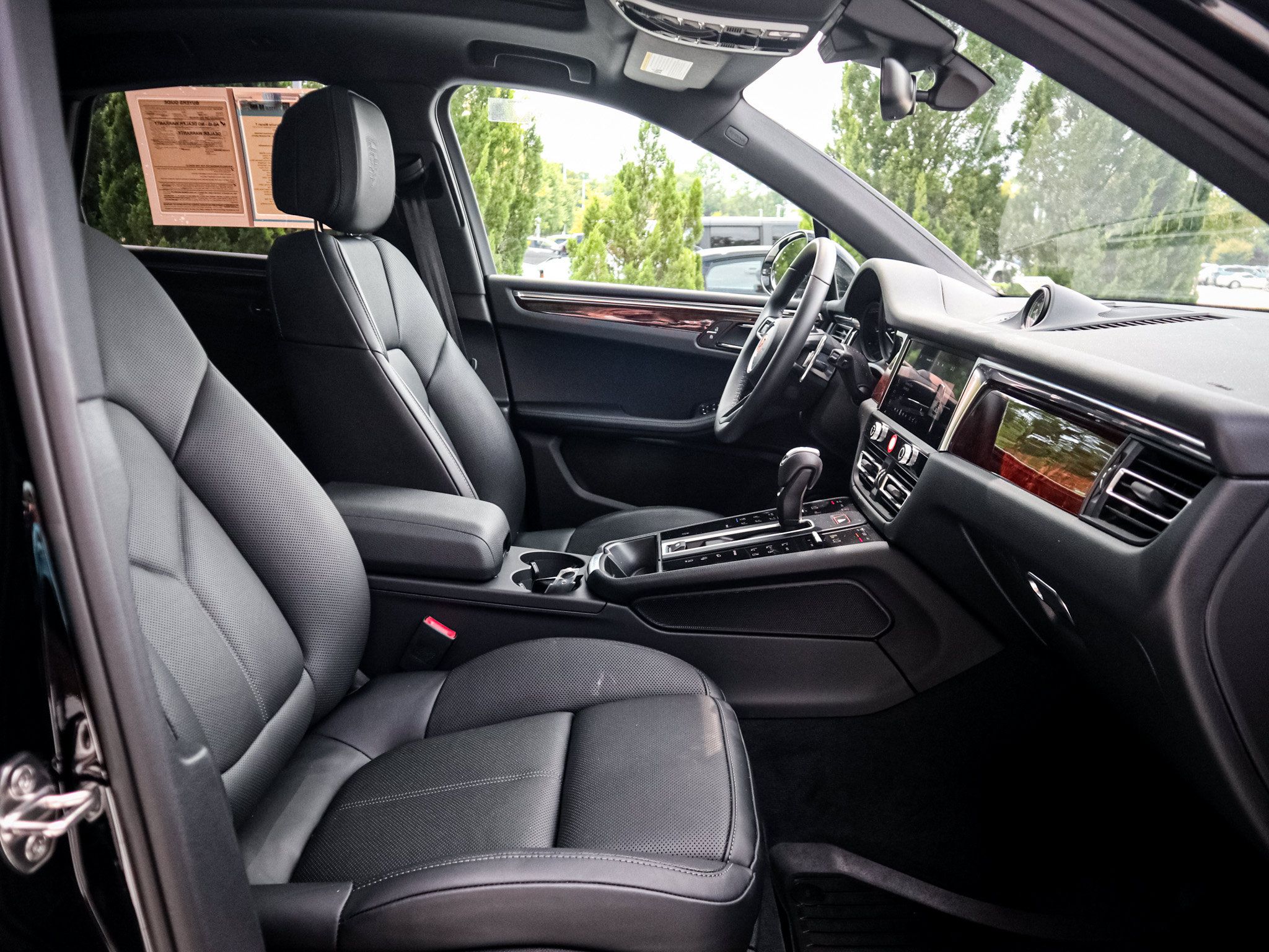 Used 2026 Porsche Macan w/ Premium Package Plus AWD/4WD image 33