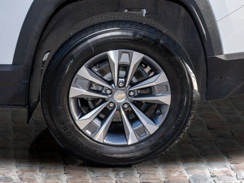 Used 2025 Chevrolet Equinox LT w/ Safety and Technology Package image 38