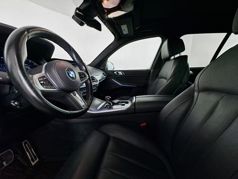 Used 2022 BMW X5 M50i w/ Parking Assistance Package AWD/4WD image 21
