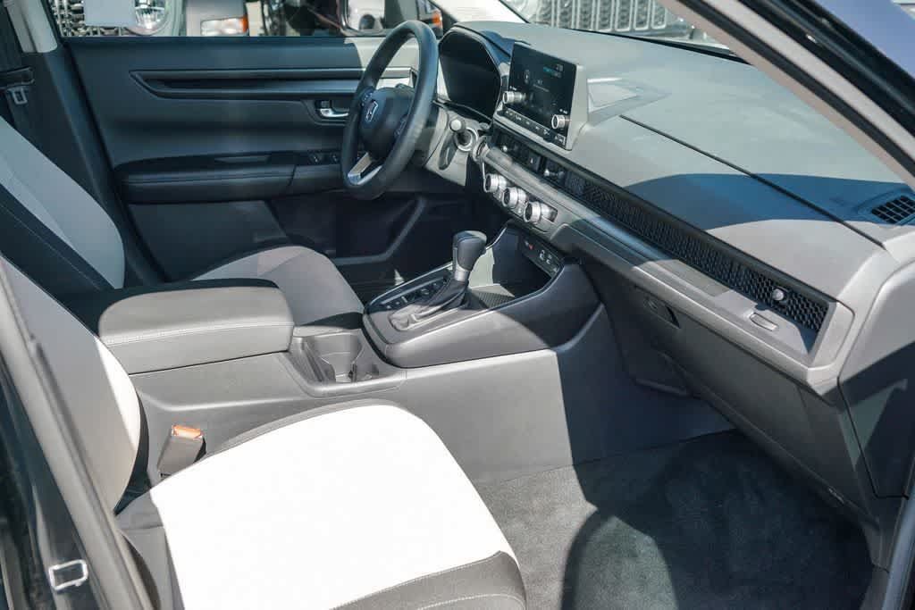 Used 2025 Honda CR-V EX image 11