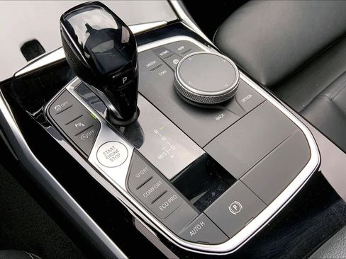 Used 2019 BMW 330i Sedan w/ Premium Package image 35