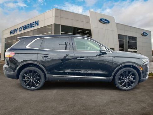 Used 2023 Lincoln Nautilus Reserve w/ Equipment Group 201A image 6