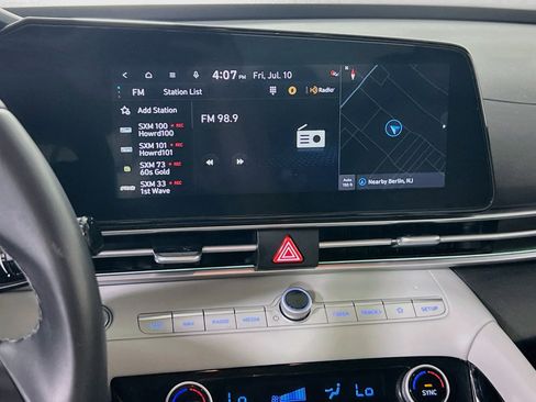 Used 2023 Hyundai Elantra Limited FWD image 15