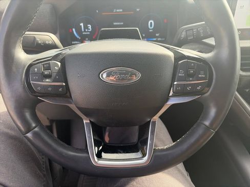Used 2025 Ford Explorer Platinum AWD/4WD image 23