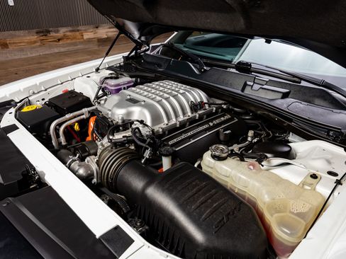 Used 2018 Dodge Challenger SRT Hellcat image 30