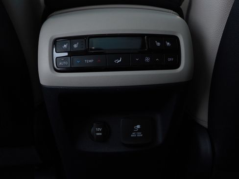 Used 2025 Hyundai Palisade Limited FWD image 25