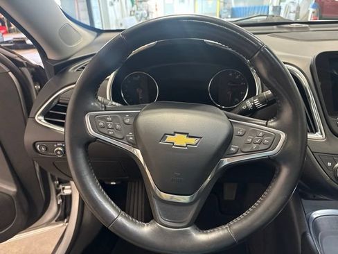 Used 2022 Chevrolet Malibu Premier FWD image 16