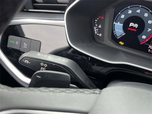 Certified 2025 Audi Q3 2.0T Premium w/ Convenience Package image 30