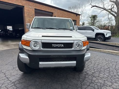 Used 2014 Toyota FJ Cruiser 4WD w/ Convenience Package image 6