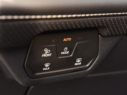 New 2026 Volkswagen Atlas SE image 11