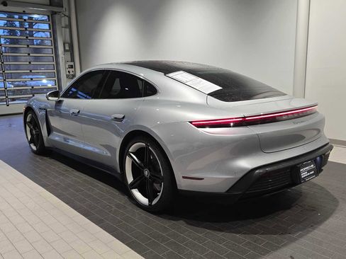 Used 2022 Porsche Taycan 4S image 3